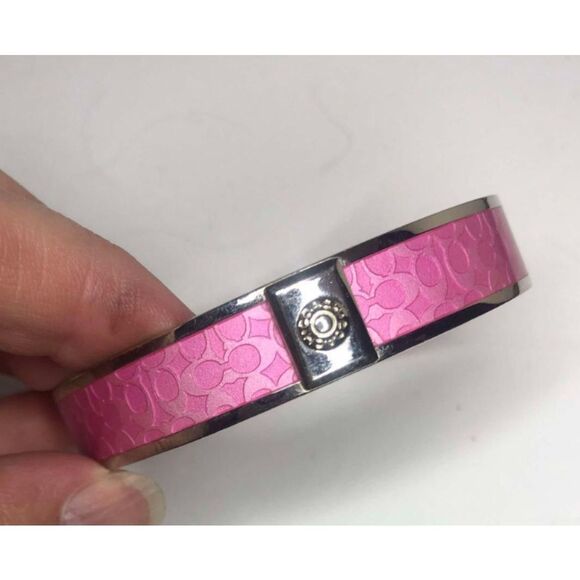 858 Coach silvertone pink enamel coach signature logo hinged bangle Bracelet - Picture 1 of 3